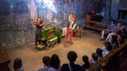 storie sotto l'albero